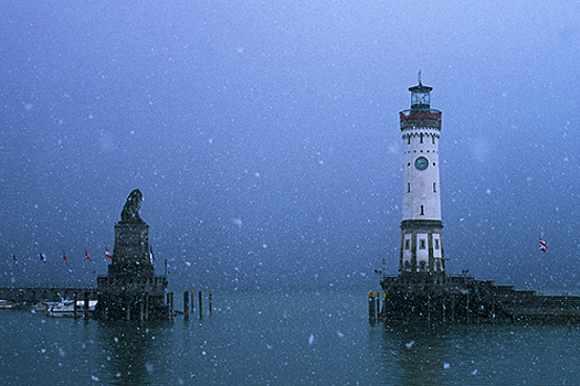Lindau - Hafeneinfahrt bei Schneefall
