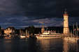 Lindau - Hafeneinfahrt mit Schiff der weißen Flotte