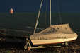 Wasserburg - Segelboot mit Spinnacker