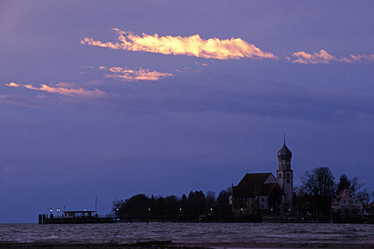Wasserburg - Wolke über der Halbinsel
