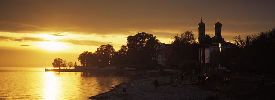 Friedrichshafen - Schlosskirche bei Sonnenuntergang